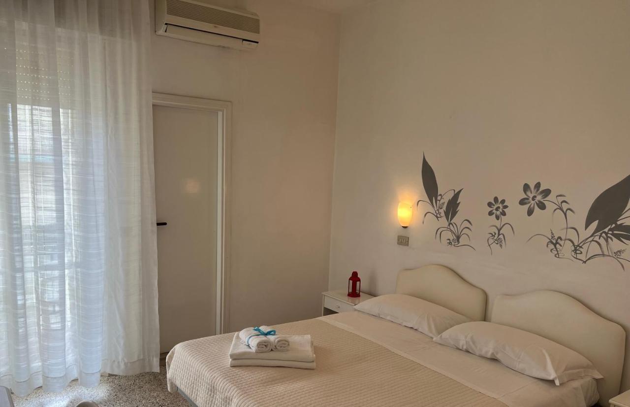 Albergo B&B Serafini Rimini Eksteriør billede