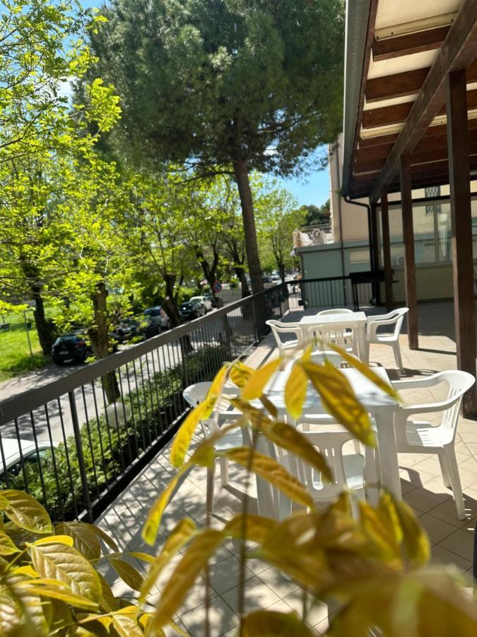 Albergo B&B Serafini Rimini Eksteriør billede