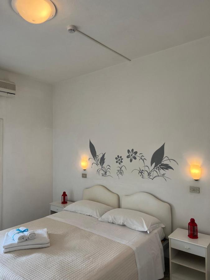 Albergo B&B Serafini Rimini Eksteriør billede